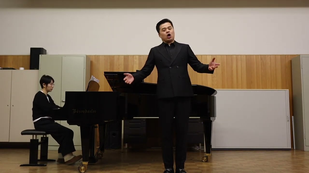 Dashuai Jiao singt Bariton